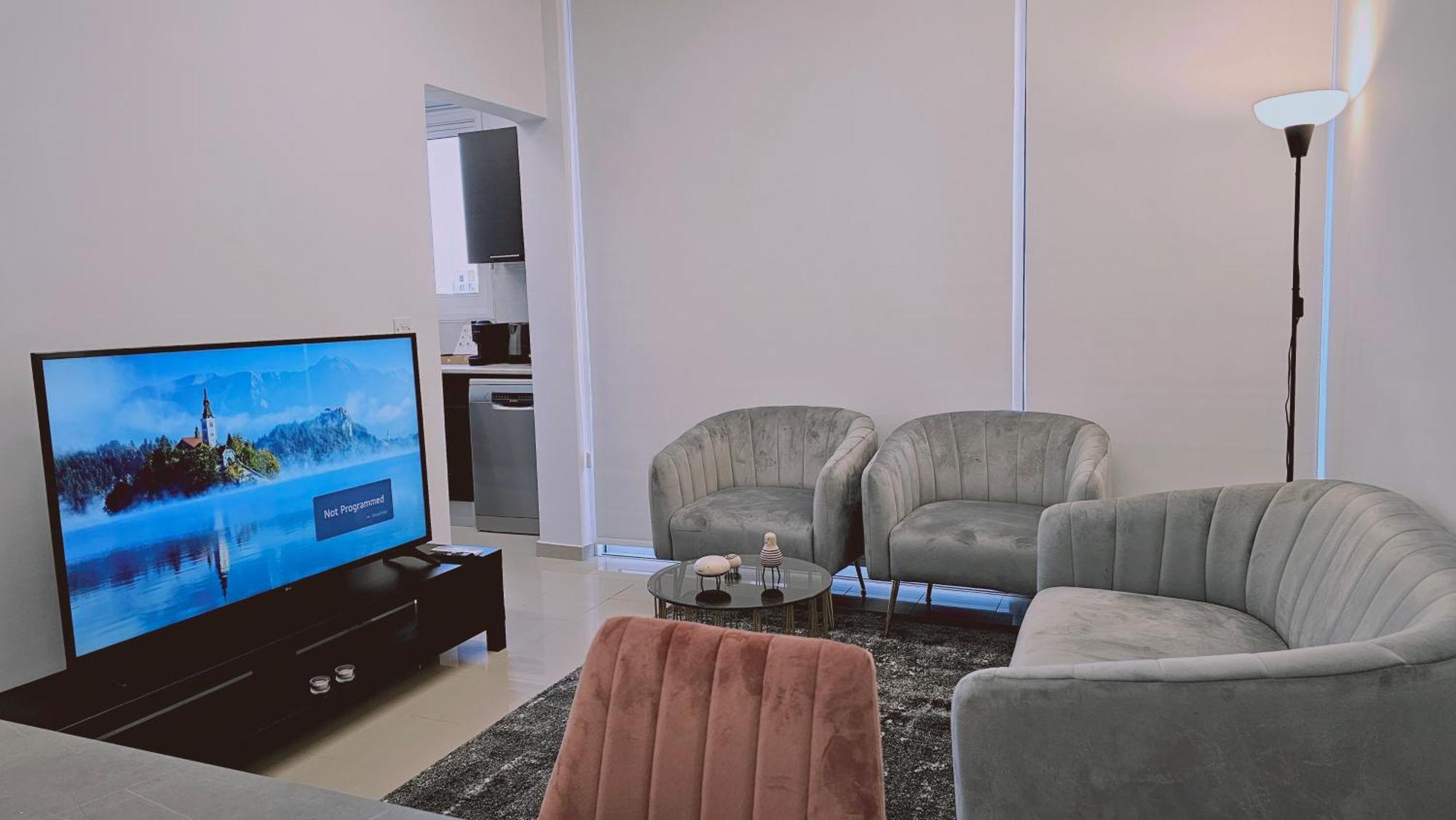 Stay Cosmo City Suites Никосия Экстерьер фото