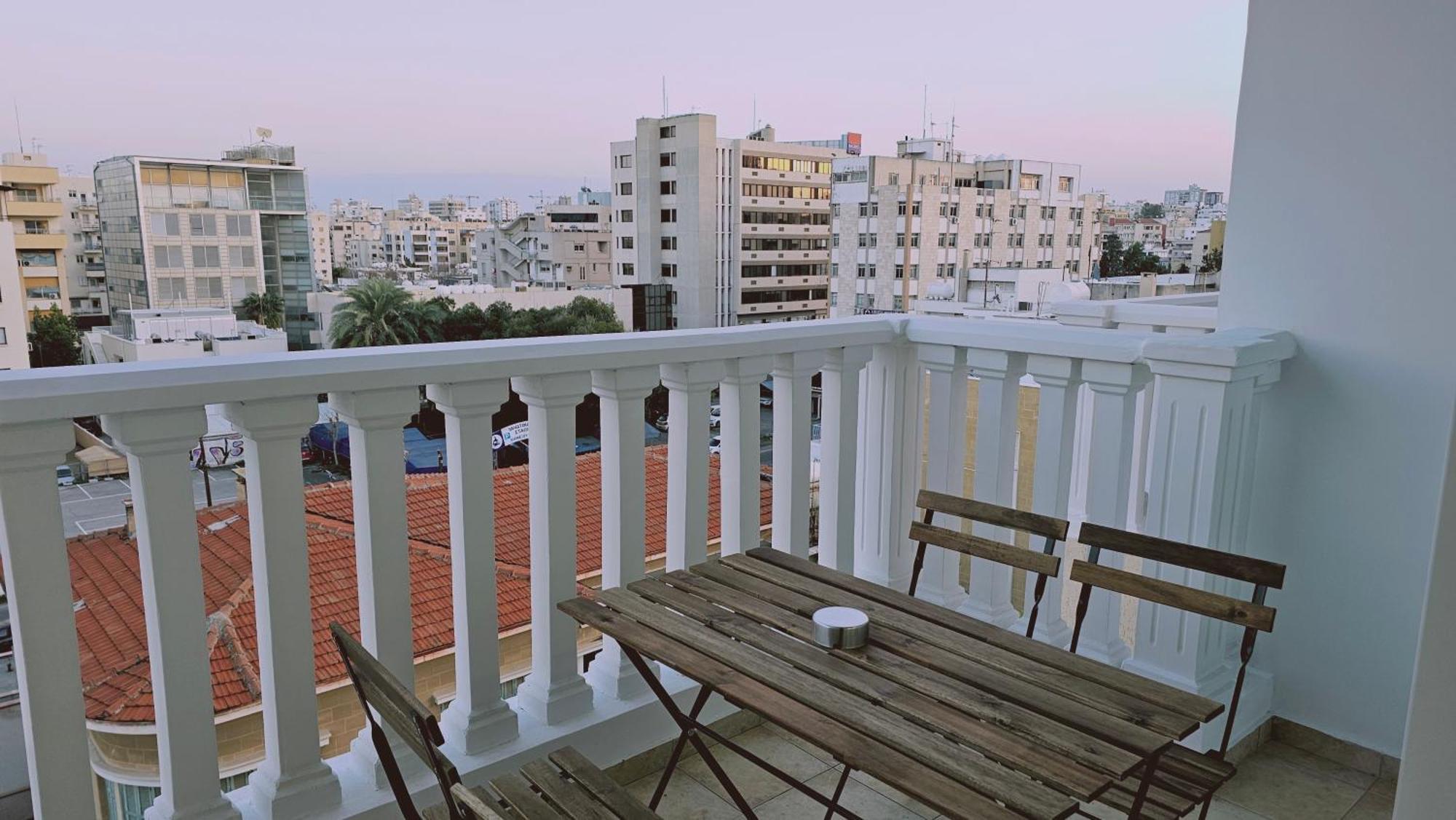 Stay Cosmo City Suites Никосия Экстерьер фото