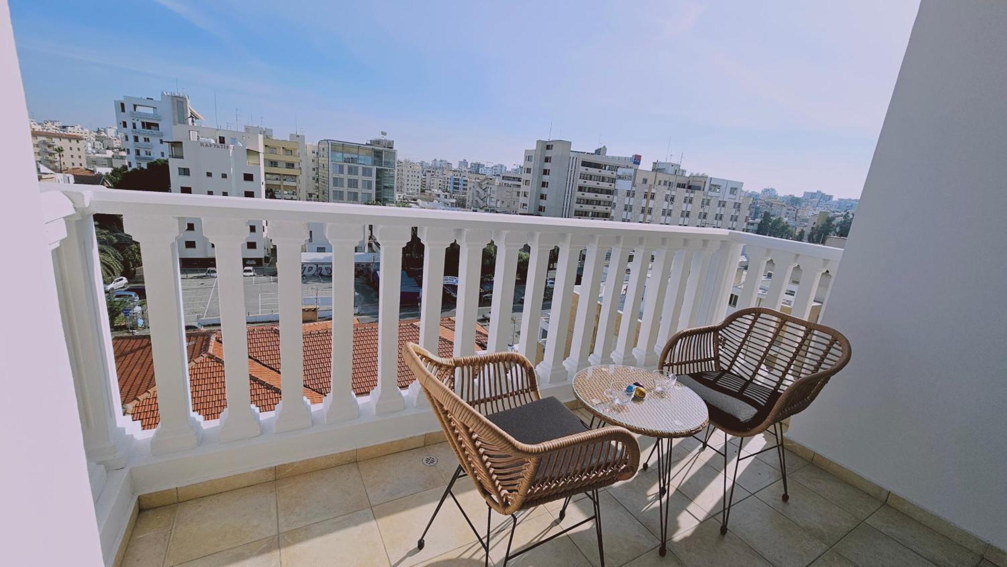 Stay Cosmo City Suites Никосия Экстерьер фото