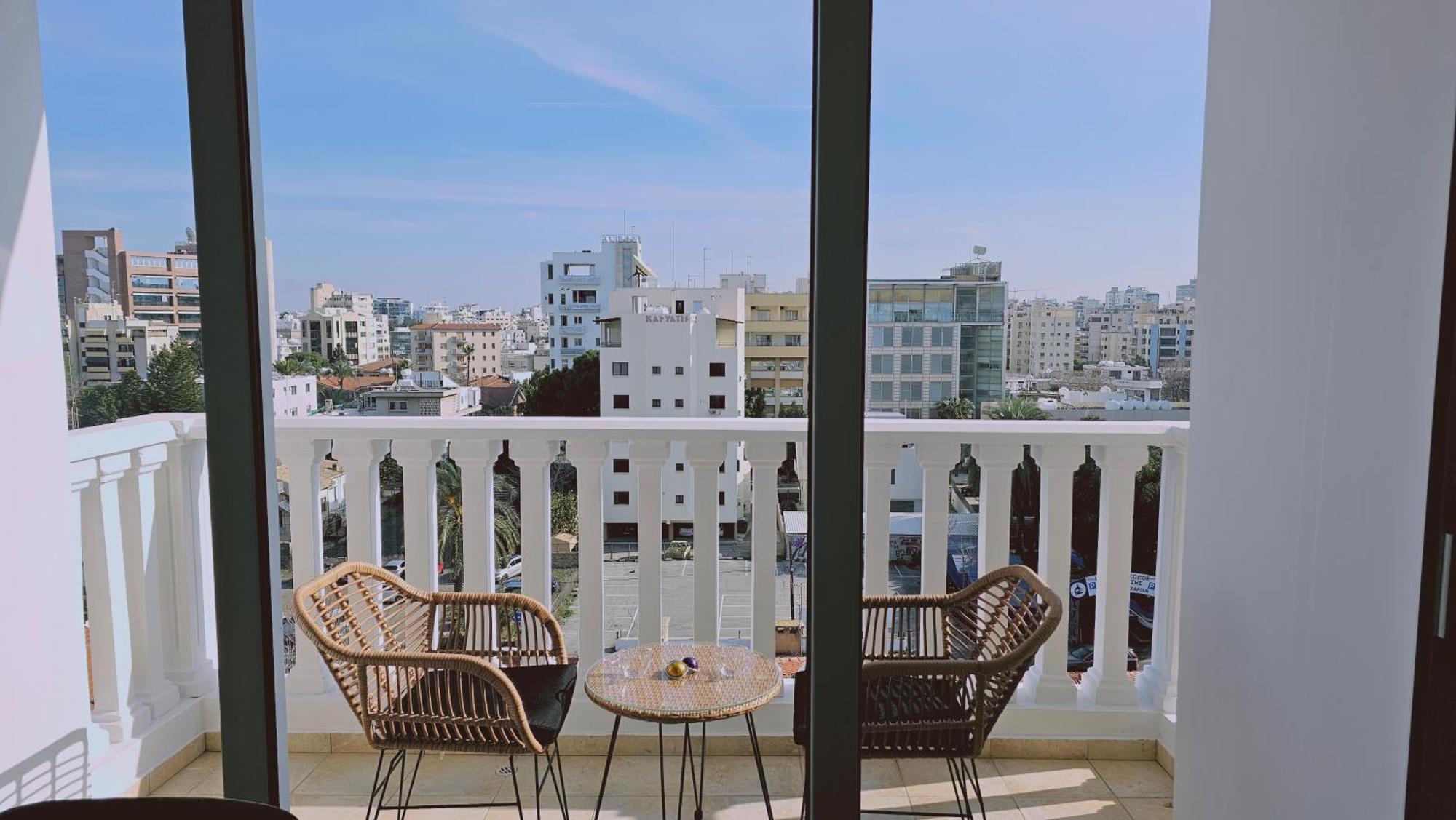 Stay Cosmo City Suites Никосия Экстерьер фото