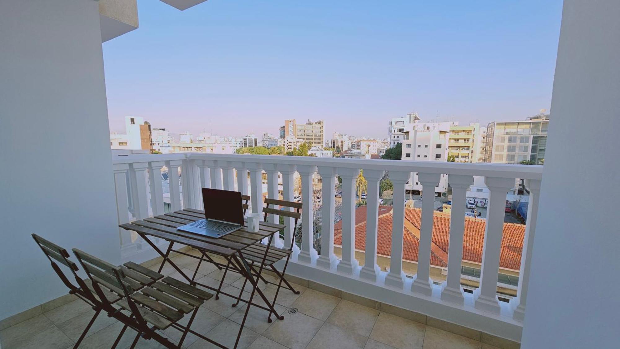 Stay Cosmo City Suites Никосия Экстерьер фото