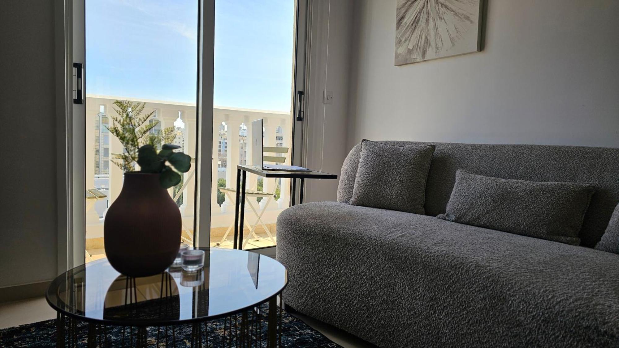 Stay Cosmo City Suites Никосия Экстерьер фото