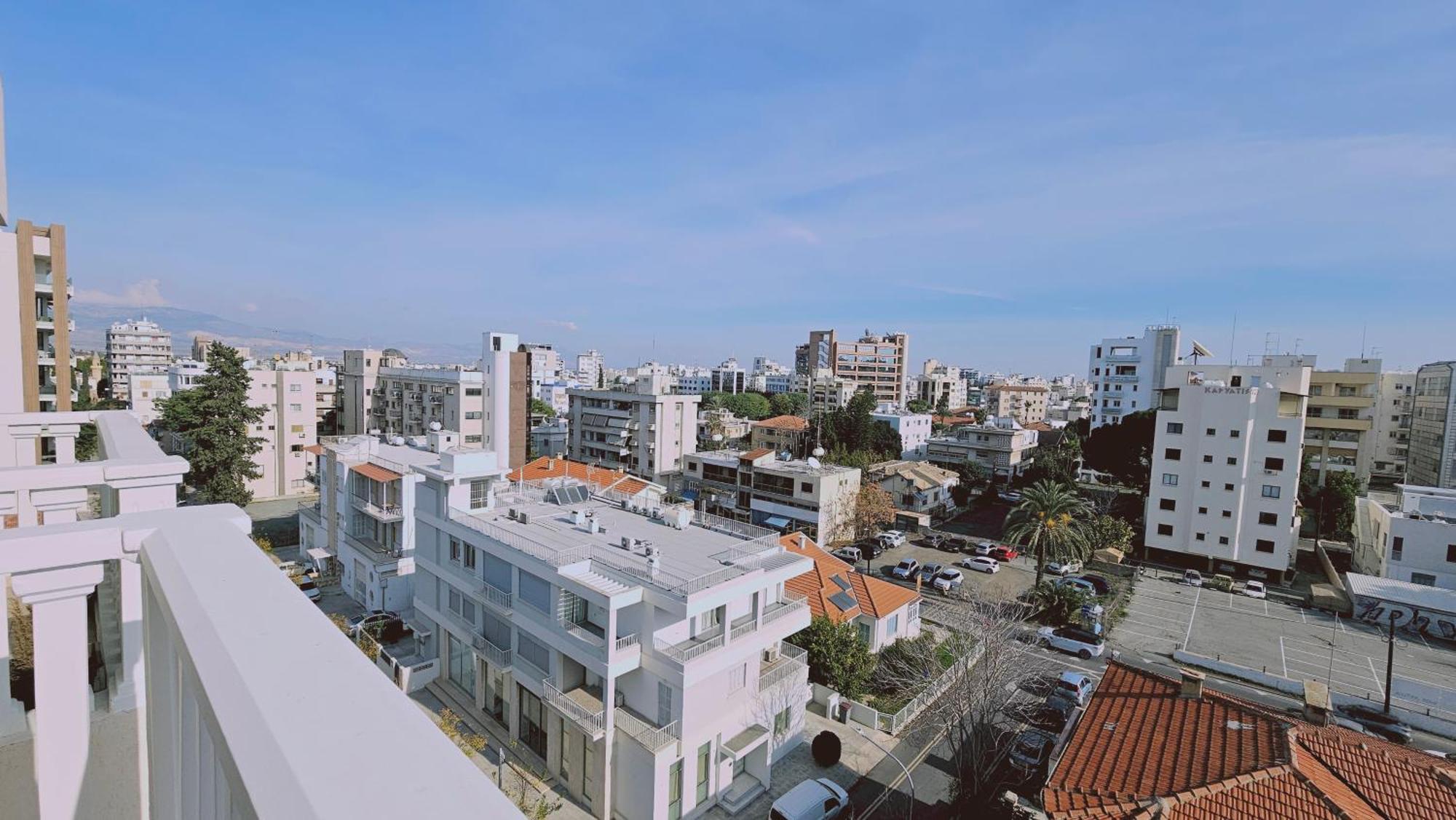 Stay Cosmo City Suites Никосия Экстерьер фото