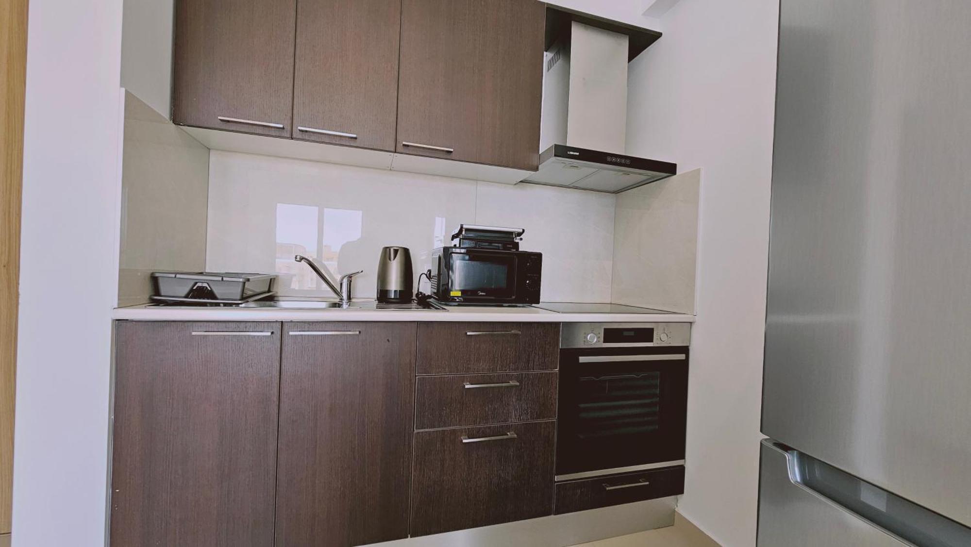 Stay Cosmo City Suites Никосия Экстерьер фото